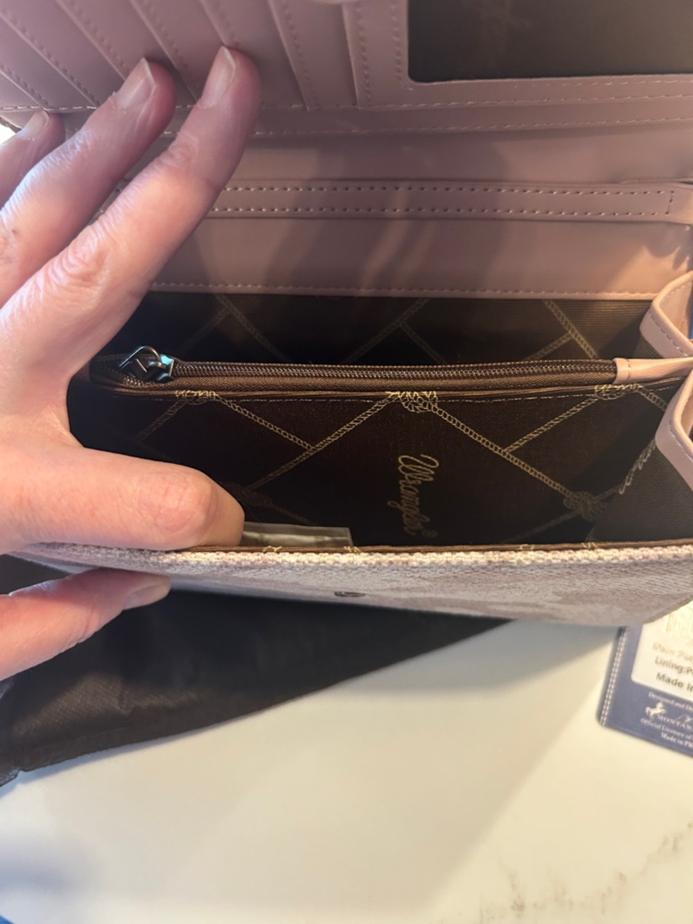 Wrangler Pink Camo Women's Clutch - Picture 5 of 5